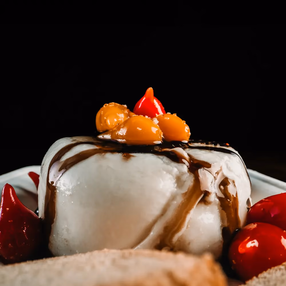 Burrata with balsamic glaze and sweety peppers